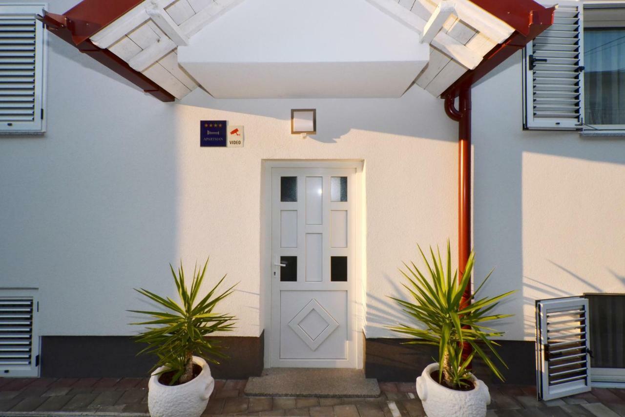 Apartments Silva With A View Of Sea Trogir Exterior photo