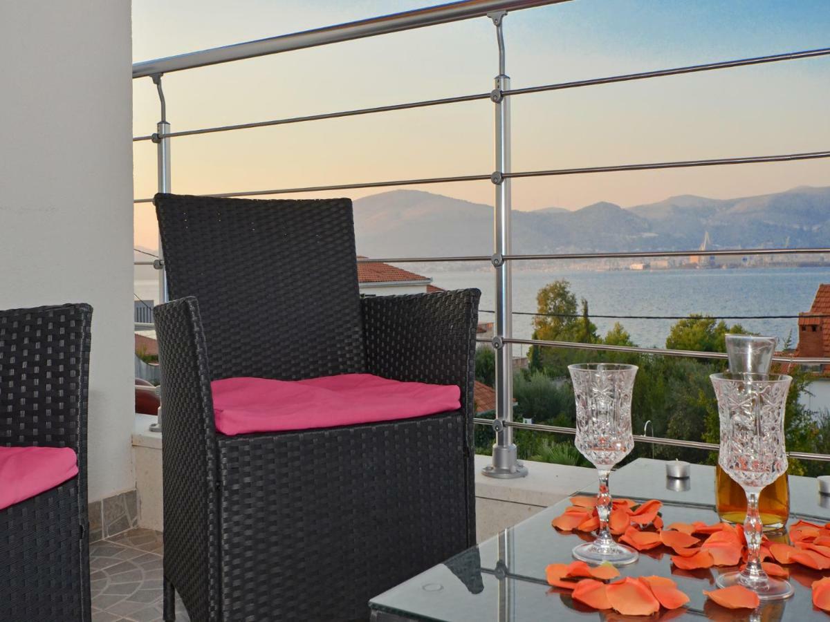 Apartments Silva With A View Of Sea Trogir Exterior photo